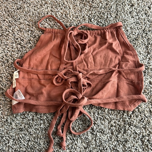 Super cute backless tie tank top from Pac sun - Picture 3 of 3